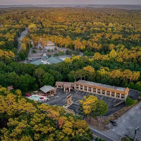 Stonegate Lodge King Bed Wifi Roku Tv Salt Water Pool Room #203 Eureka Springs Bagian luar foto