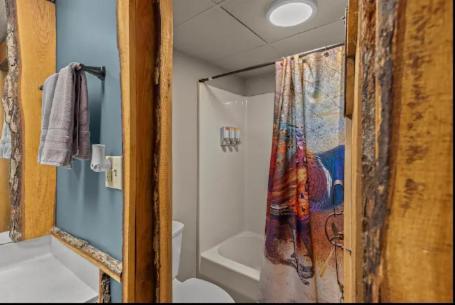 Stonegate Lodge King Bed Wifi Roku Tv Salt Water Pool Room #203 Eureka Springs Bagian luar foto
