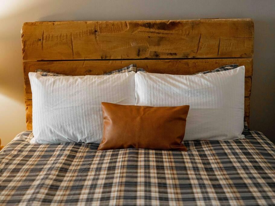 Stonegate Lodge King Bed Wifi Roku Tv Salt Water Pool Room #203 Eureka Springs Bagian luar foto