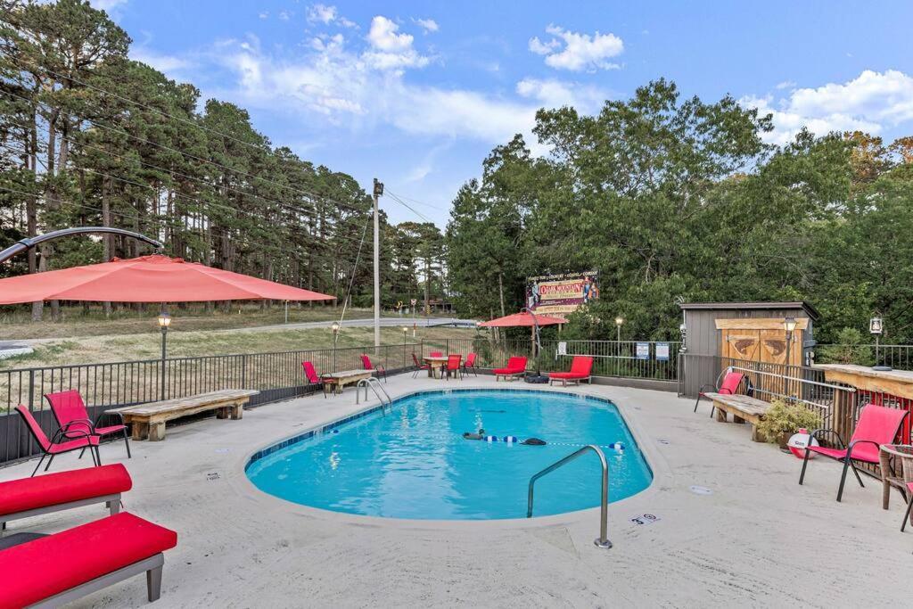 Stonegate Lodge King Bed Wifi Roku Tv Salt Water Pool Room #203 Eureka Springs Bagian luar foto